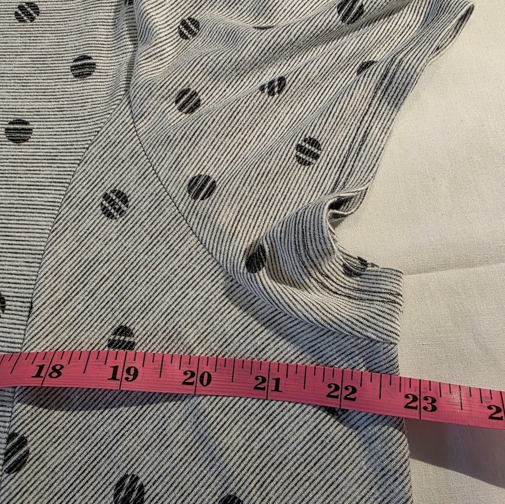 Chico's Weekends Gray Black Polka Dot Women's Top With Pockets XL EUC - Picture 5 of 10